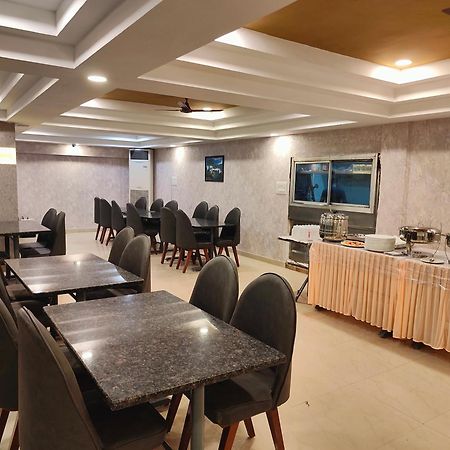Hotel Geetha International 杜蒂戈林 外观 照片