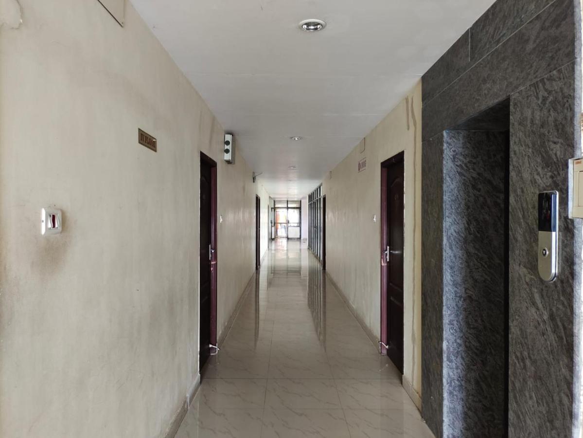 Hotel Geetha International 杜蒂戈林 外观 照片