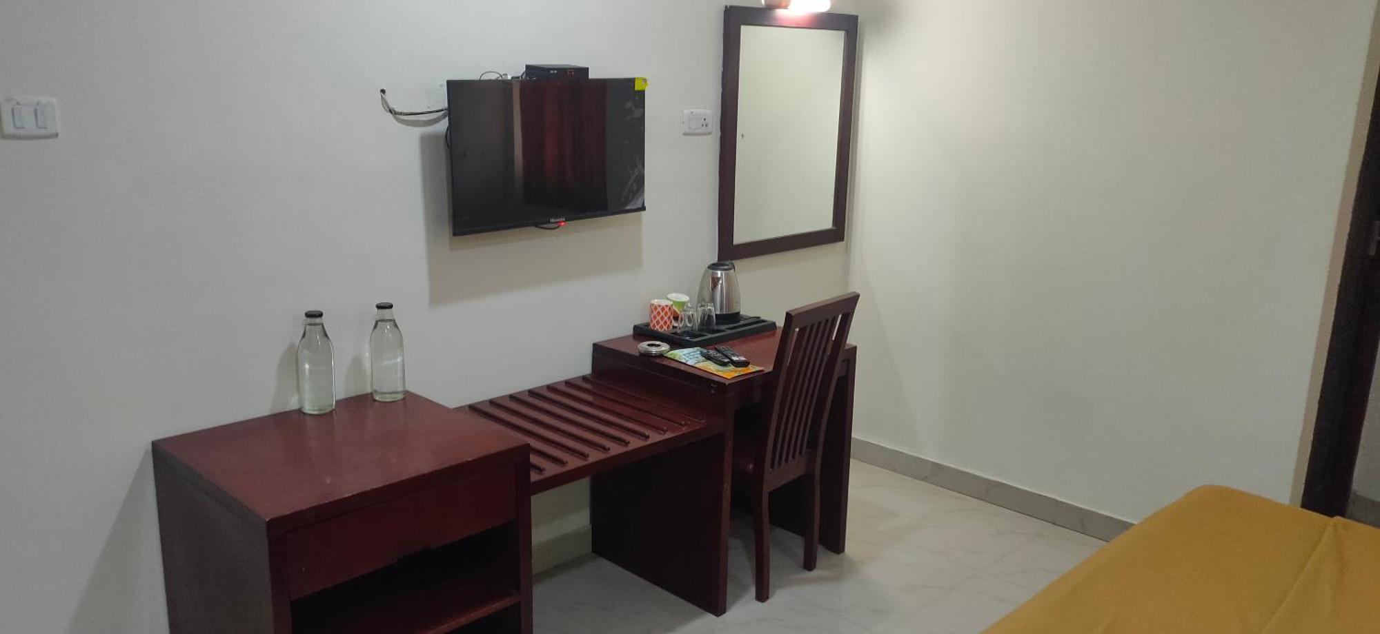 Hotel Geetha International 杜蒂戈林 外观 照片