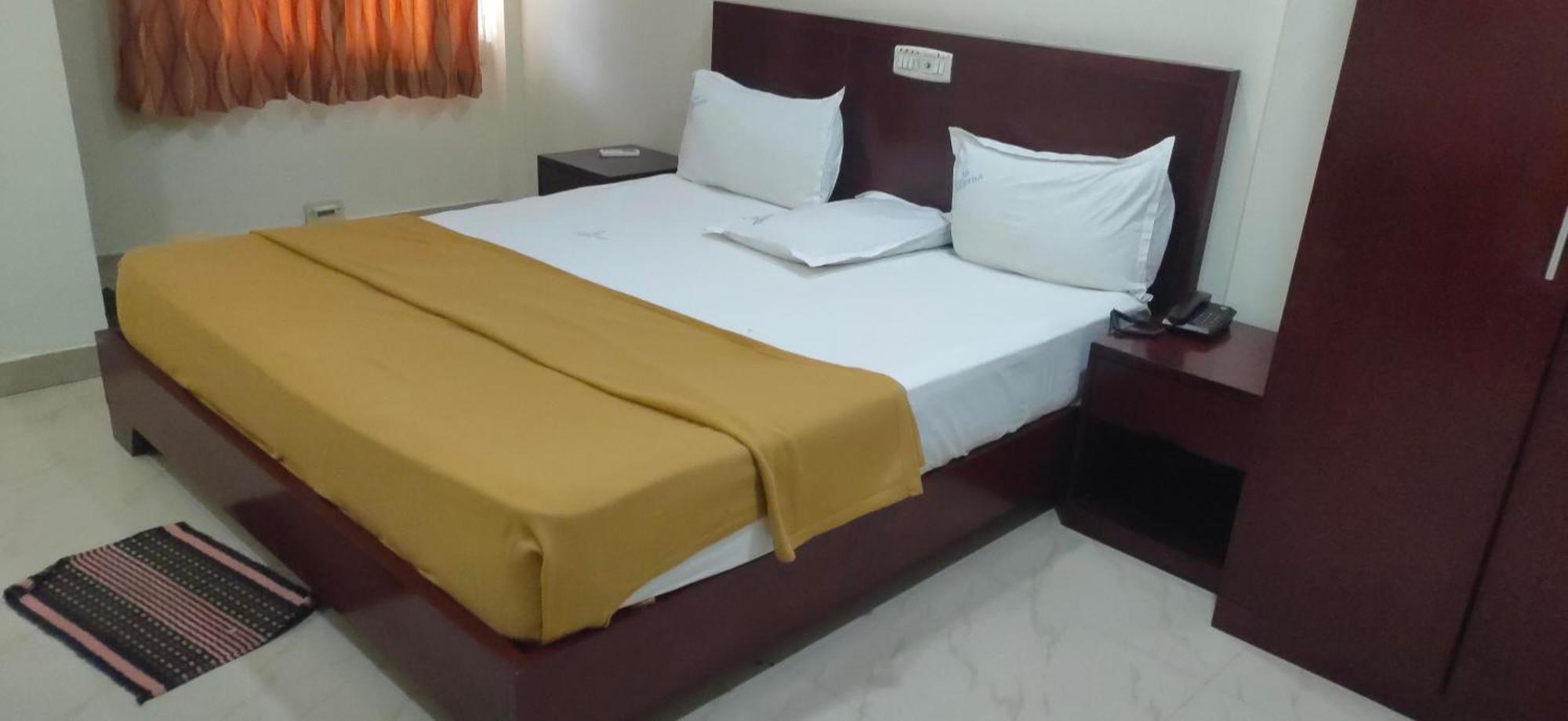 Hotel Geetha International 杜蒂戈林 外观 照片