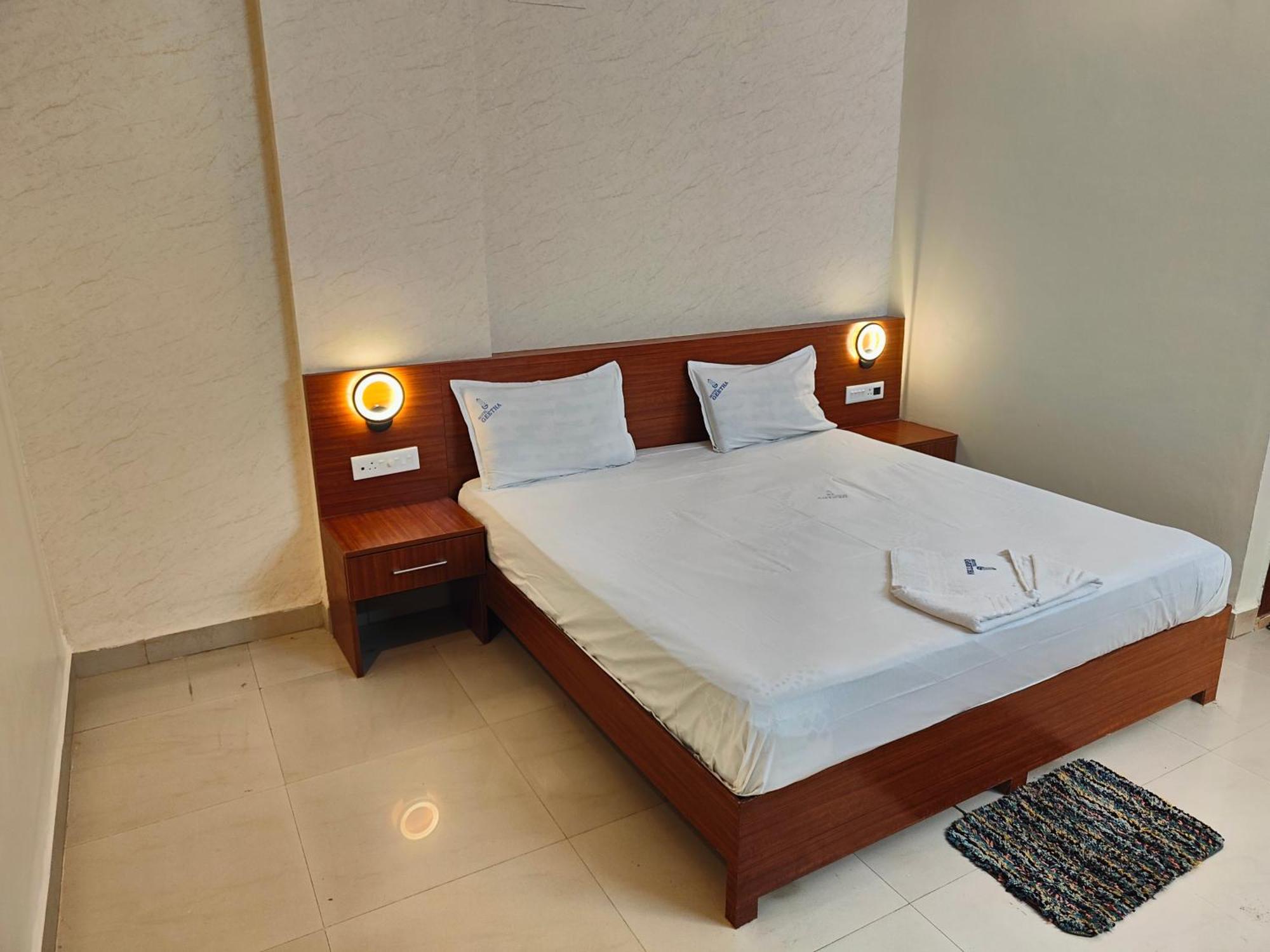 Hotel Geetha International 杜蒂戈林 外观 照片