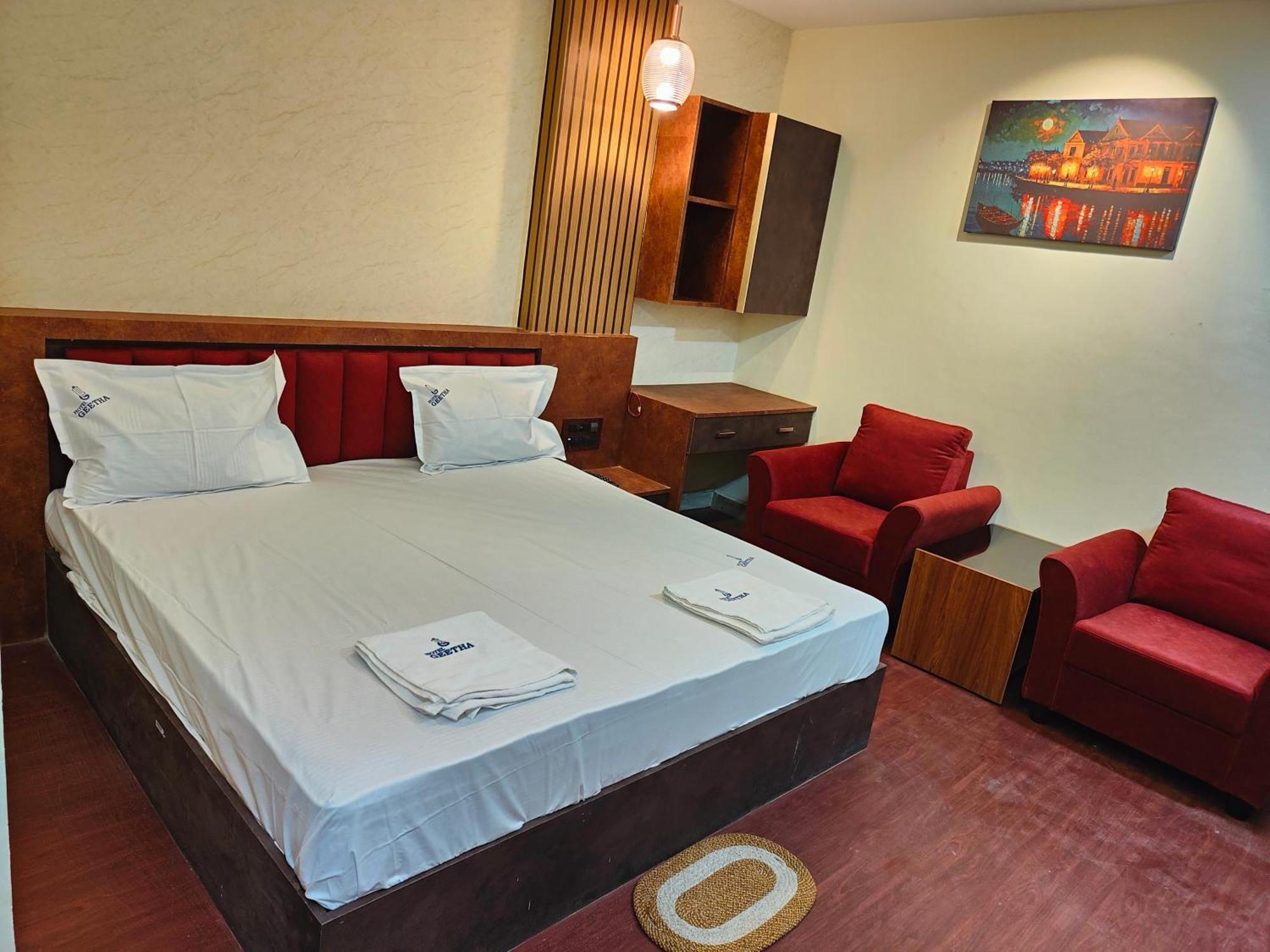 Hotel Geetha International 杜蒂戈林 外观 照片