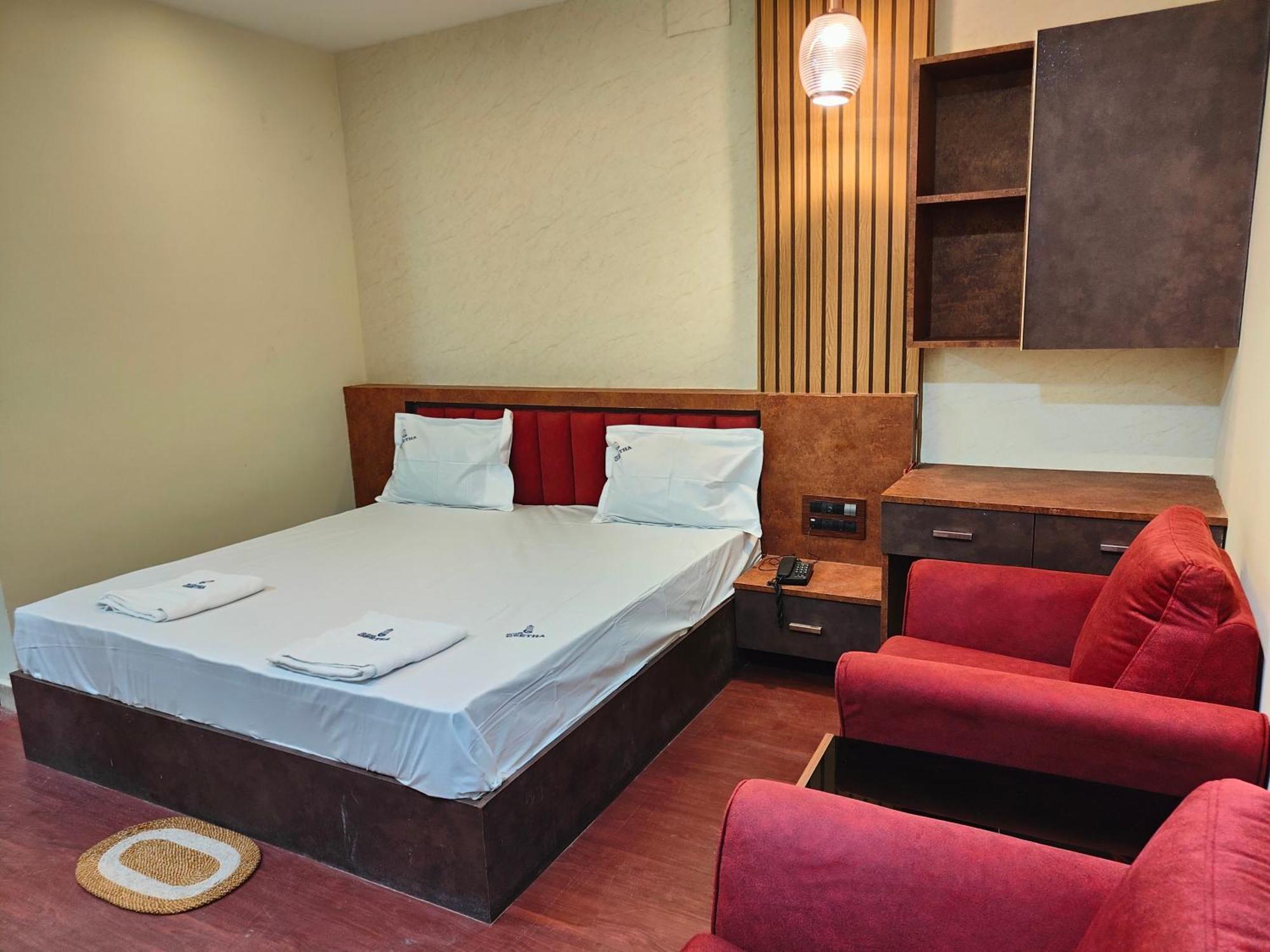 Hotel Geetha International 杜蒂戈林 外观 照片