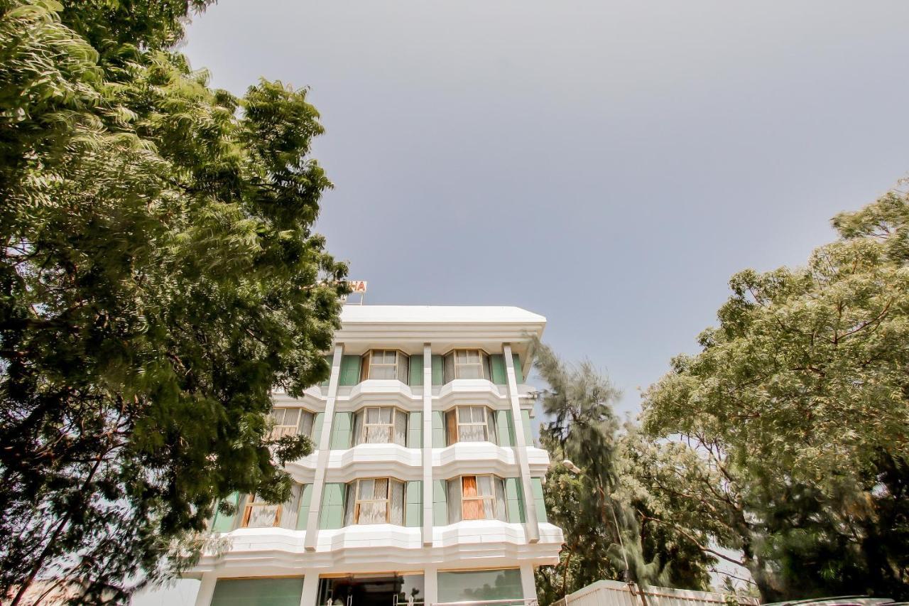 Hotel Geetha International 杜蒂戈林 外观 照片